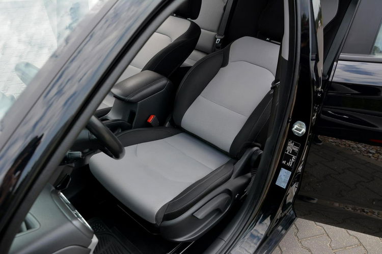 Hyundai i30 Fastback Navi Ledy Grzana Kierownica Asysten pasa 1-ręce ASO zdjęcie 22