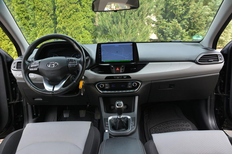 Hyundai i30 Fastback Navi Ledy Grzana Kierownica Asysten pasa 1-ręce ASO zdjęcie 24