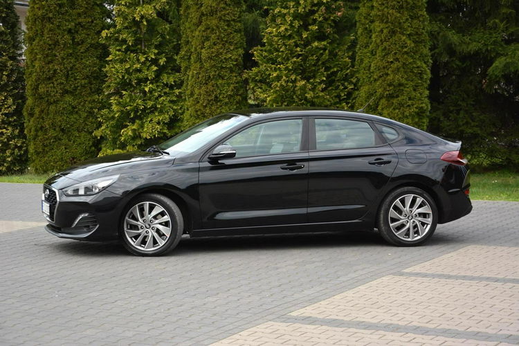 Hyundai i30 Fastback Navi Ledy Grzana Kierownica Asysten pasa 1-ręce ASO zdjęcie 4