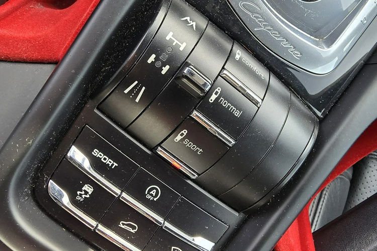 Porsche Cayenne S Black Edition zdjęcie 16