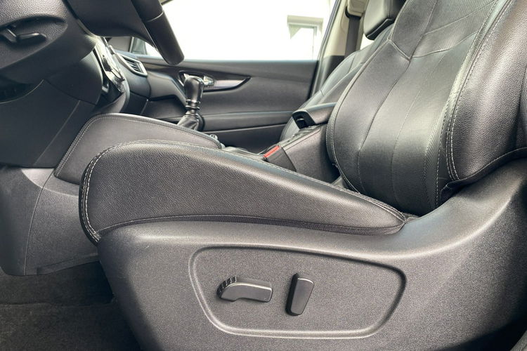 Nissan Qashqai +Kamera 360+Skóry+NAVI+Ledy+Asystent pasa ruchu+Podgrz szyba zdjęcie 19