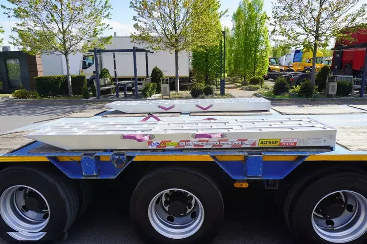 GOLDHOFER STZ-L6-62/80 / 6 osi / 61 t ładowności / Odstępstwa zdjęcie 17