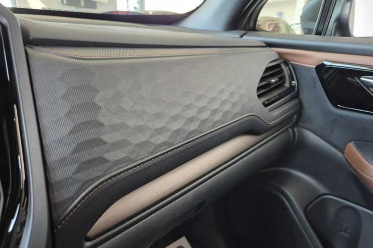 Subaru Forester Forester First Edition 2.0 e-Boxer - Platinum 8 Lat Gwarancji / DEMO zdjęcie 34