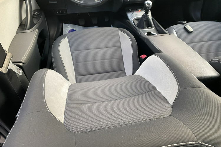 Toyota Avensis +Navi+RADAR+Kamera cofania+Podg. Fotele+System PCS+System LDA zdjęcie 34