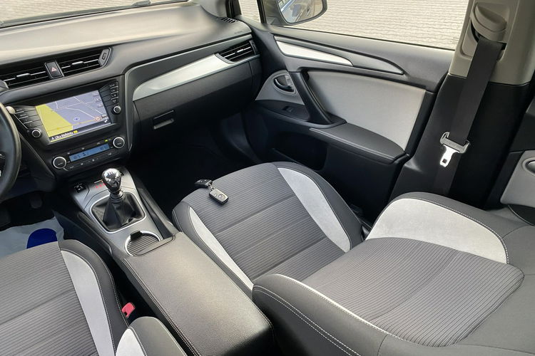 Toyota Avensis +Navi+RADAR+Kamera cofania+Podg. Fotele+System PCS+System LDA zdjęcie 36