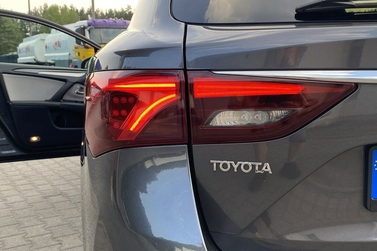 Toyota Avensis +Navi+RADAR+Kamera cofania+Podg. Fotele+System PCS+System LDA zdjęcie 40