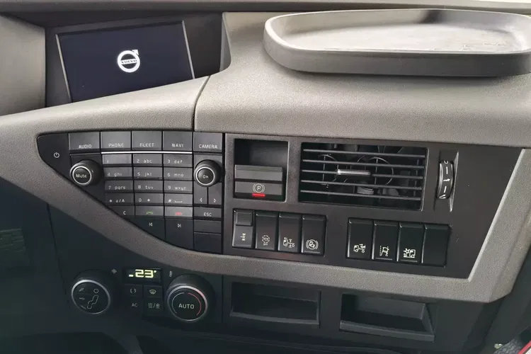 Volvo FH4 500 / AUTOMAT / LOW DECK / ACC / I-SHIFT / TV / zdjęcie 23