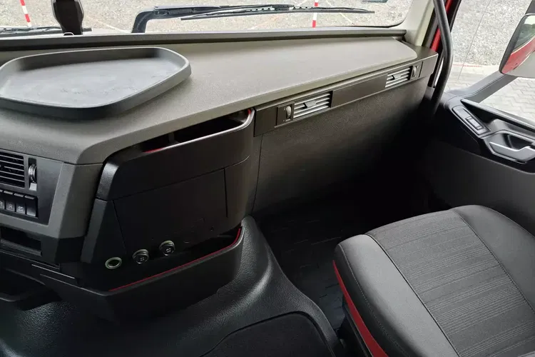 Volvo FH4 500 / AUTOMAT / LOW DECK / ACC / I-SHIFT / TV / zdjęcie 25
