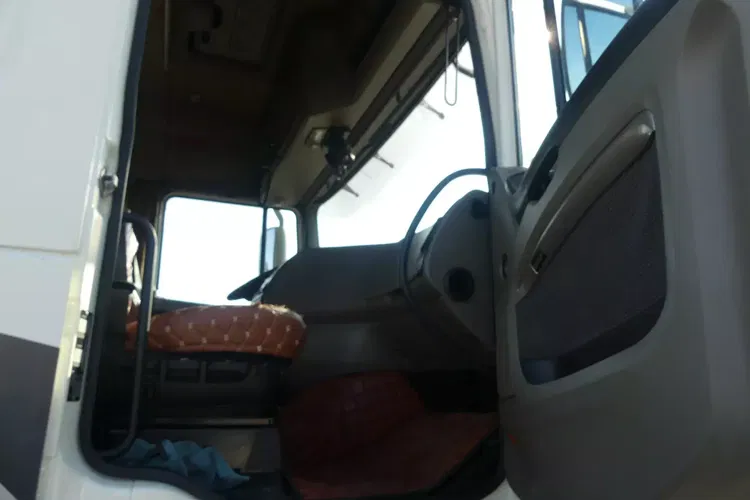 DAF XF 105.460 ATI / MANUAL / SPACE CAB / / STANDARD / zdjęcie 15