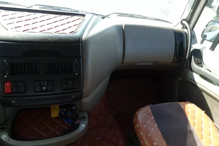 DAF XF 105.460 ATI / MANUAL / SPACE CAB / / STANDARD / zdjęcie 19