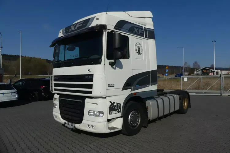 DAF XF 105.460 ATI / MANUAL / SPACE CAB / / STANDARD / zdjęcie 2