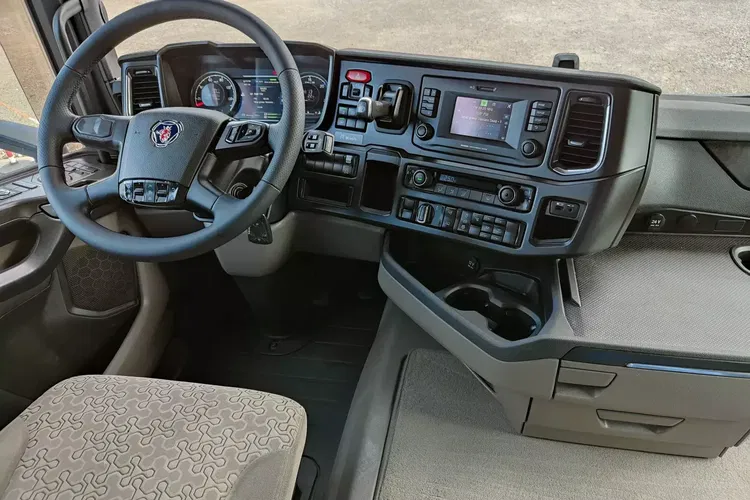 Scania R450 / EURO 6 BEZ EGR / RETARDER / STANDARD / zdjęcie 29
