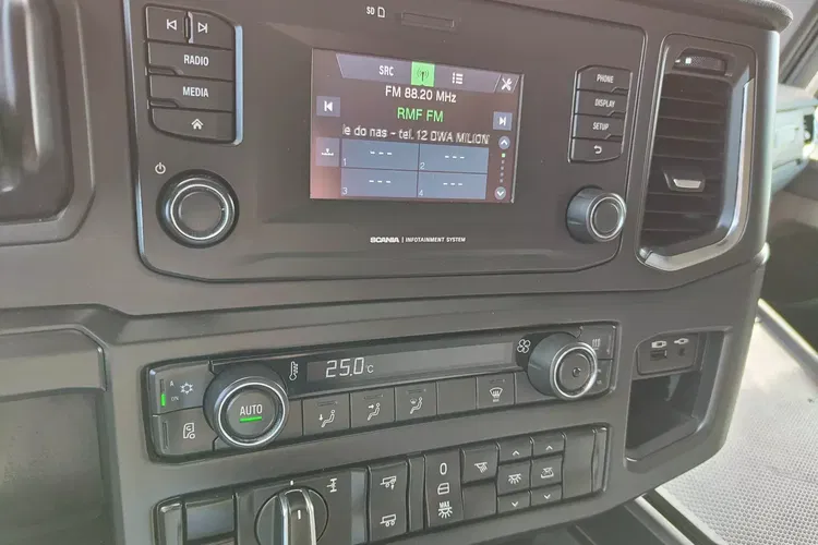 Scania R450 / EURO 6 BEZ EGR / RETARDER / STANDARD / zdjęcie 33