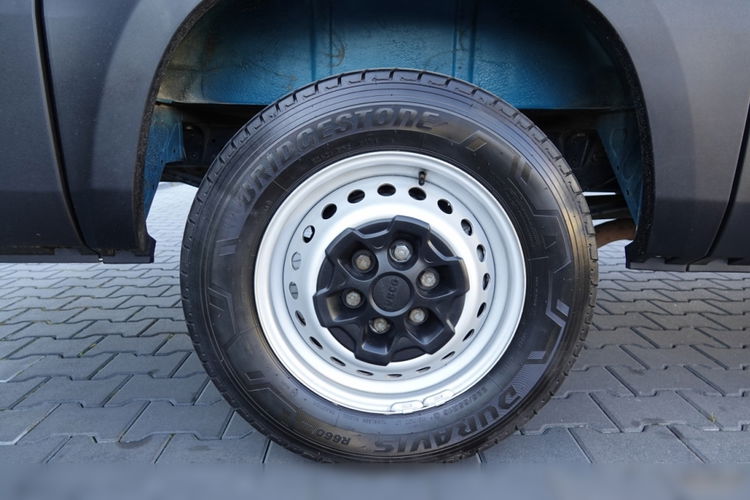 Iveco DAILY 2.3 D / BLASZAK / 2021 ROK / SPROWADZONY / PO KONTRAKCIE SERWISOWYM zdjęcie 21