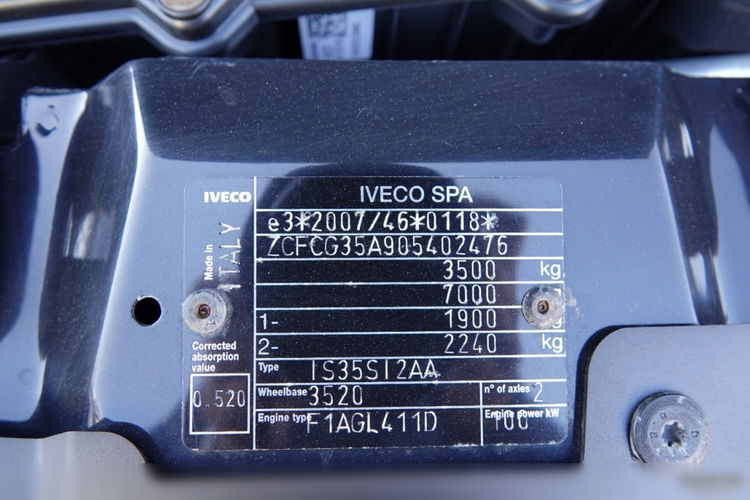 Iveco DAILY 2.3 D / BLASZAK / 2021 ROK / SPROWADZONY / PO KONTRAKCIE SERWISOWYM zdjęcie 43