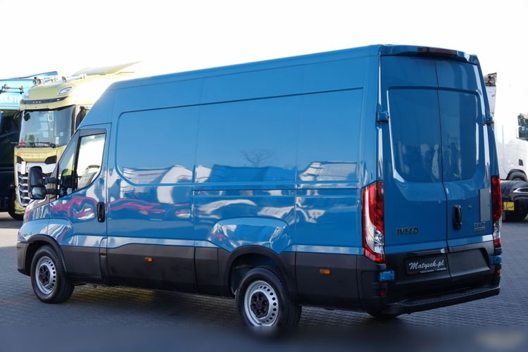 Iveco DAILY 2.3 D / BLASZAK / 2021 ROK / SPROWADZONY / PO KONTRAKCIE SERWISOWYM zdjęcie 8