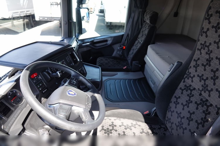 Scania P 280 / 4X2 / SOLÓWKA 18 T DMC / FIRANKA 7.7 M / WECON / WINDA DHOLLANDIA / OPONY 100% / PO KONTRAKCIE SERWISOWYM zdjęcie 33