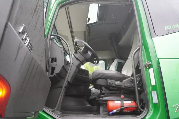 Volvo FH16 750 8×4 / 750 KM / rama 7.2 m zdjęcie 14