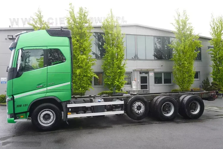 Volvo FH16 750 8×4 / 750 KM / rama 7.2 m zdjęcie 6