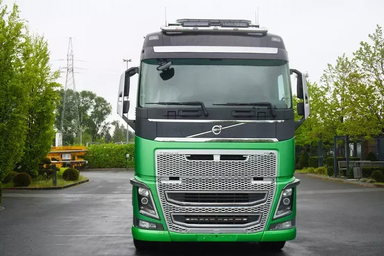 Volvo FH16 750 8×4 / 750 KM / rama 7.2 m zdjęcie 8