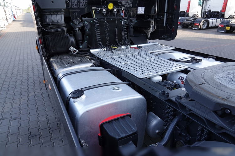 Iveco S-WAY / 530 / RETARDER / KLIMA POSTOJOWA / CAŁA NA PODUSZKACH / OPONY 100% / SPROWADZONY / PO KONTRAKCIE SERWISOWYM  zdjęcie 14