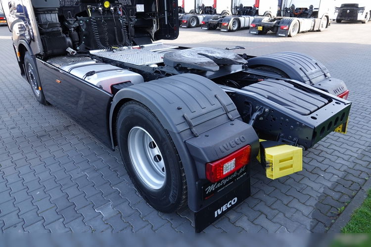 Iveco S-WAY / 530 / RETARDER / KLIMA POSTOJOWA / CAŁA NA PODUSZKACH / OPONY 100% / SPROWADZONY / PO KONTRAKCIE SERWISOWYM  zdjęcie 15