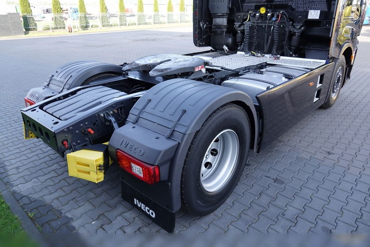 Iveco S-WAY / 530 / RETARDER / KLIMA POSTOJOWA / CAŁA NA PODUSZKACH / OPONY 100% / SPROWADZONY / PO KONTRAKCIE SERWISOWYM  zdjęcie 16