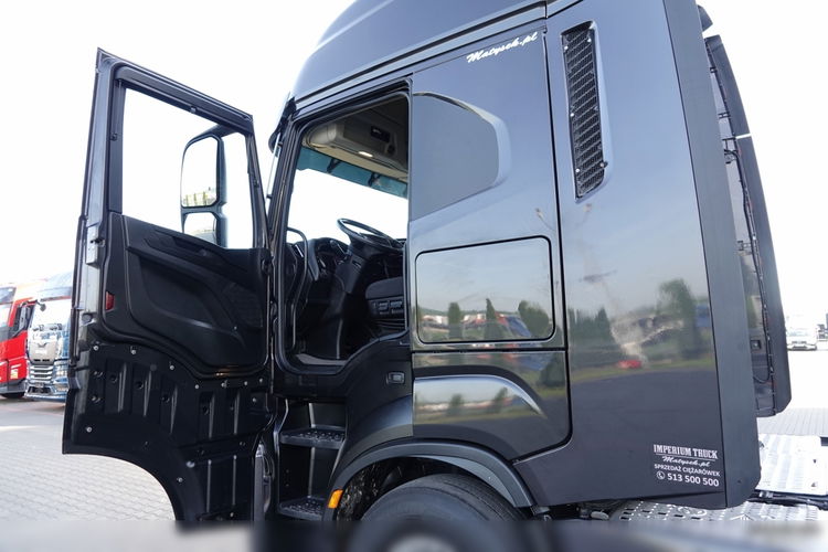 Iveco S-WAY / 530 / RETARDER / KLIMA POSTOJOWA / CAŁA NA PODUSZKACH / OPONY 100% / SPROWADZONY / PO KONTRAKCIE SERWISOWYM  zdjęcie 23