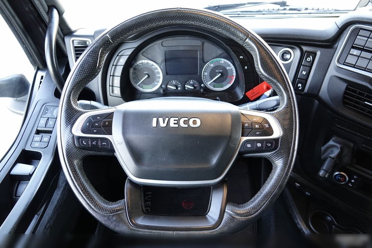 Iveco S-WAY / 530 / RETARDER / KLIMA POSTOJOWA / CAŁA NA PODUSZKACH / OPONY 100% / SPROWADZONY / PO KONTRAKCIE SERWISOWYM  zdjęcie 29