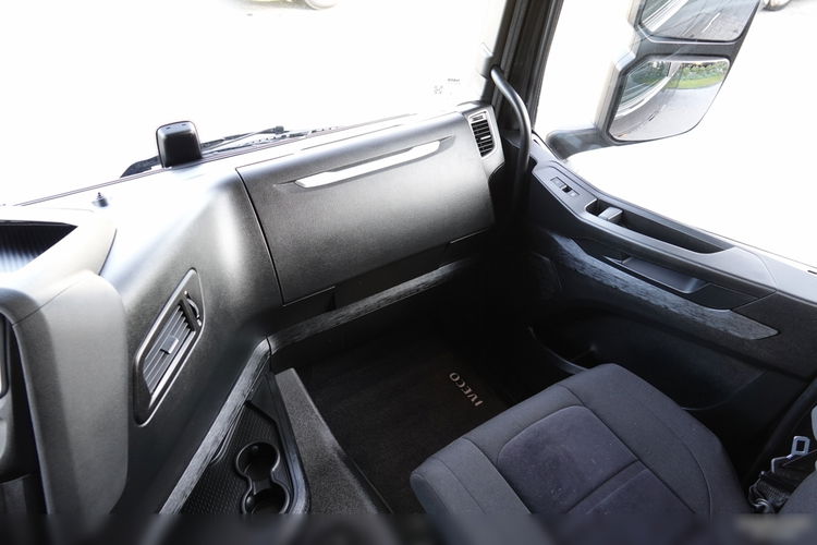 Iveco S-WAY / 530 / RETARDER / KLIMA POSTOJOWA / CAŁA NA PODUSZKACH / OPONY 100% / SPROWADZONY / PO KONTRAKCIE SERWISOWYM  zdjęcie 34