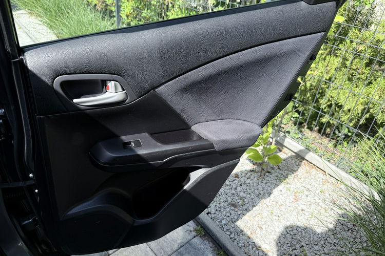 Honda Civic 1.8 V TEC Zadbana Serwisowana z bardzo niskim przebiegiem zdjęcie 11