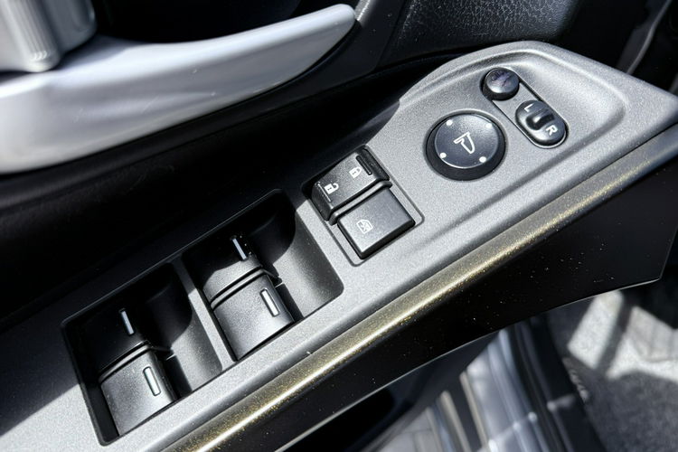 Honda Civic 1.8 V TEC Zadbana Serwisowana z bardzo niskim przebiegiem zdjęcie 19
