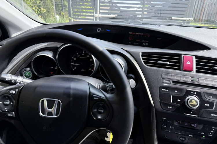 Honda Civic 1.8 V TEC Zadbana Serwisowana z bardzo niskim przebiegiem zdjęcie 33