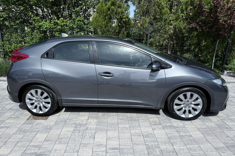 Honda Civic 1.8 V TEC Zadbana Serwisowana z bardzo niskim przebiegiem zdjęcie 34