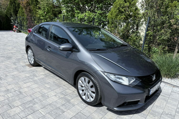 Honda Civic 1.8 V TEC Zadbana Serwisowana z bardzo niskim przebiegiem zdjęcie 35