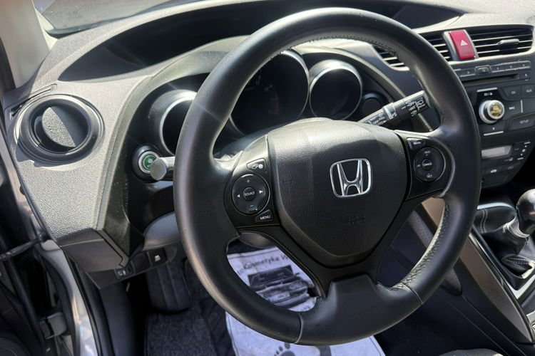 Honda Civic 1.8 V TEC Zadbana Serwisowana z bardzo niskim przebiegiem zdjęcie 4