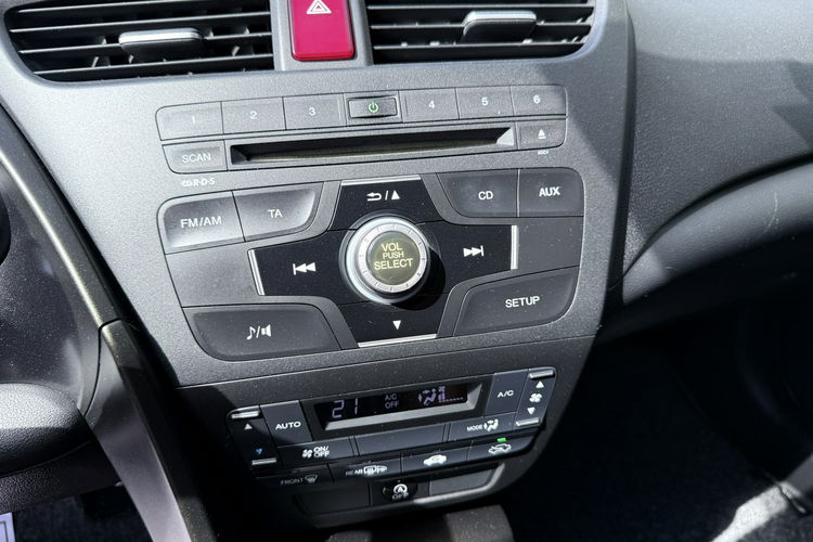 Honda Civic 1.8 V TEC Zadbana Serwisowana z bardzo niskim przebiegiem zdjęcie 6