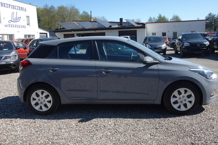 i20 Hyundai I20 2016 1.3 benzyna 84km 50tyś przebiegu klima zadbany zdjęcie 6