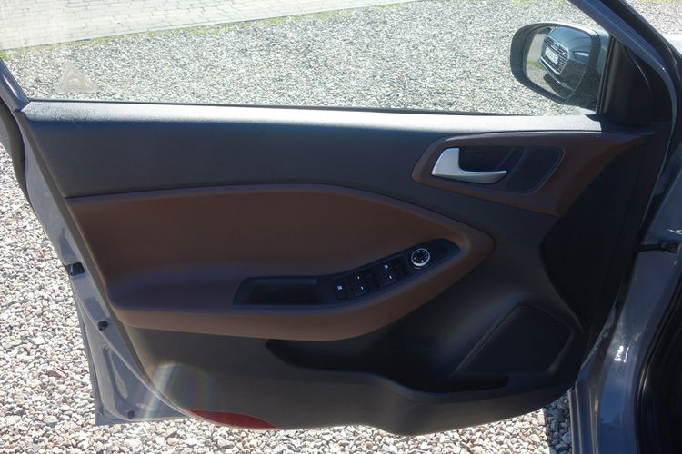 i20 Hyundai I20 2016 1.3 benzyna 84km 50tyś przebiegu klima zadbany zdjęcie 8