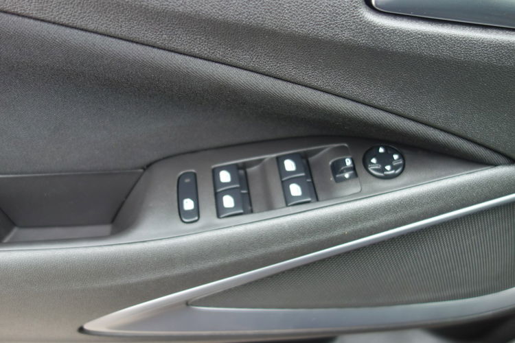 Crossland X Opel Crossland X 2018 1.2 benzyna 110km automat przebieg 25tyś zdjęcie 19