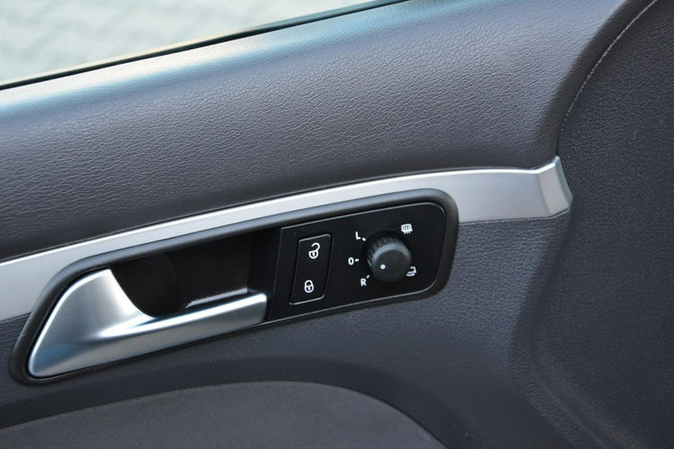 Volkswagen Touran Bi-xenon Ledy Navi 2xParktronik Park Assist I Właśc. zdjęcie 27