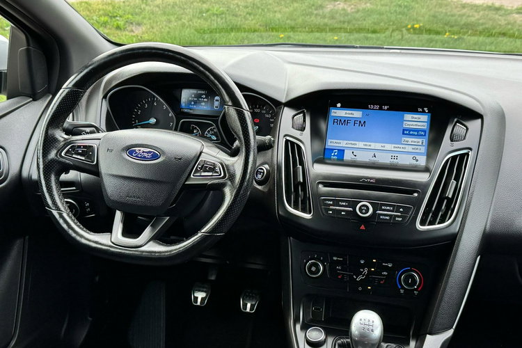 Ford Focus Benzyna Gwarancja ST-Line zdjęcie 18