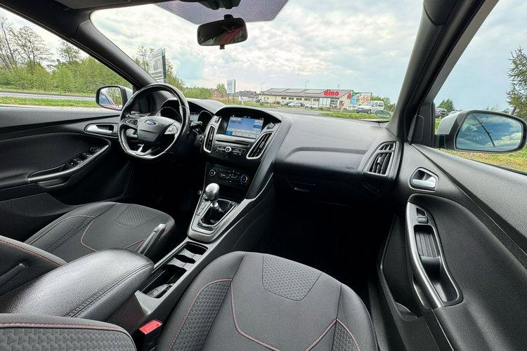 Ford Focus Benzyna Gwarancja ST-Line zdjęcie 23