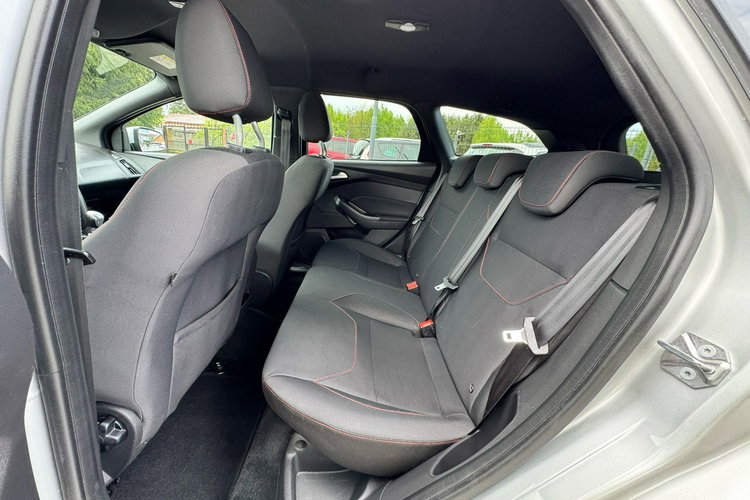 Ford Focus Benzyna Gwarancja ST-Line zdjęcie 24