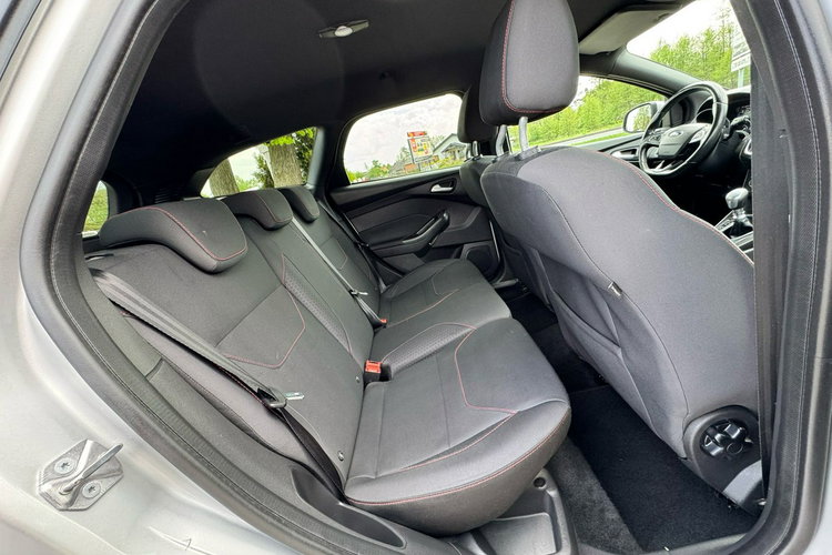 Ford Focus Benzyna Gwarancja ST-Line zdjęcie 25
