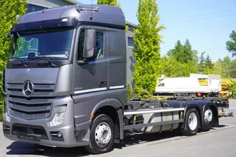 Mercedes Actros 2542 / Kabina Gigasalonka / BDF / 190 tys. km