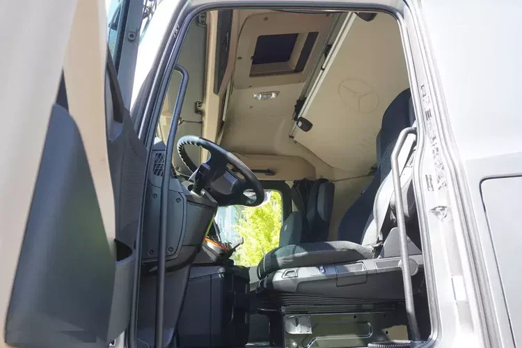 Mercedes Actros 2542 / Kabina Gigasalonka / BDF / 190 tys. km zdjęcie 13