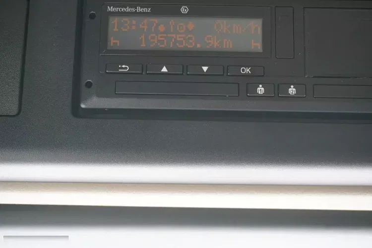 Mercedes Actros 2542 / Kabina Gigasalonka / BDF / 190 tys. km zdjęcie 15