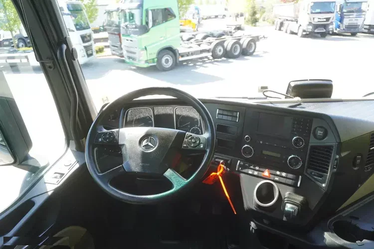 Mercedes Actros 2542 / Kabina Gigasalonka / BDF / 190 tys. km zdjęcie 19