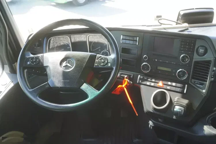 Mercedes Actros 2542 / Kabina Gigasalonka / BDF / 190 tys. km zdjęcie 20